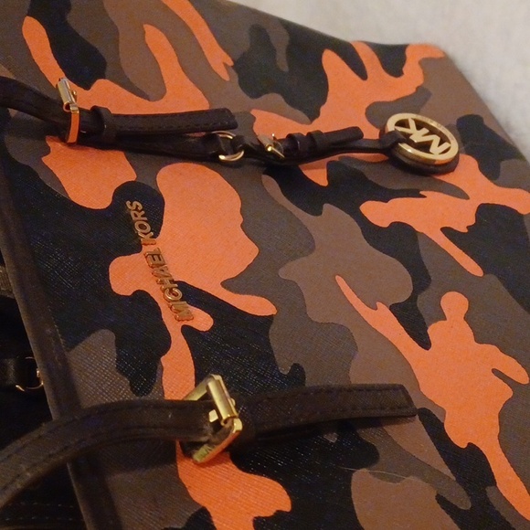 MICHAEL KORS | ORANGE CAMO | HANDBAG | HB160 - Picture 2 of 7
